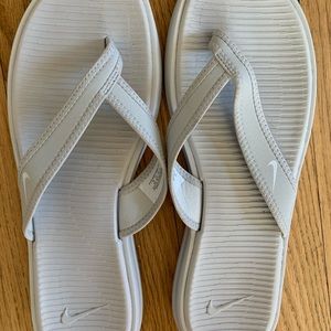 Nike flip flops